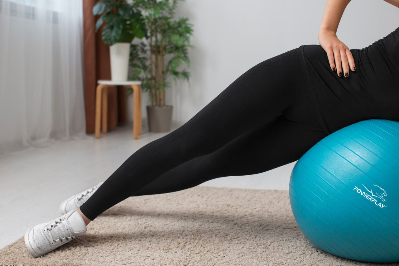 М’яч для фітнесу (фітбол) PowerPlay 4001 Ø65 cm Gymball М’ятний + помпа