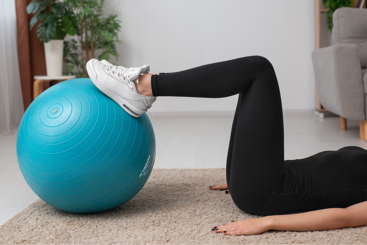М’яч для фітнесу (фітбол) PowerPlay 4001 Ø65 cm Gymball М’ятний + помпа