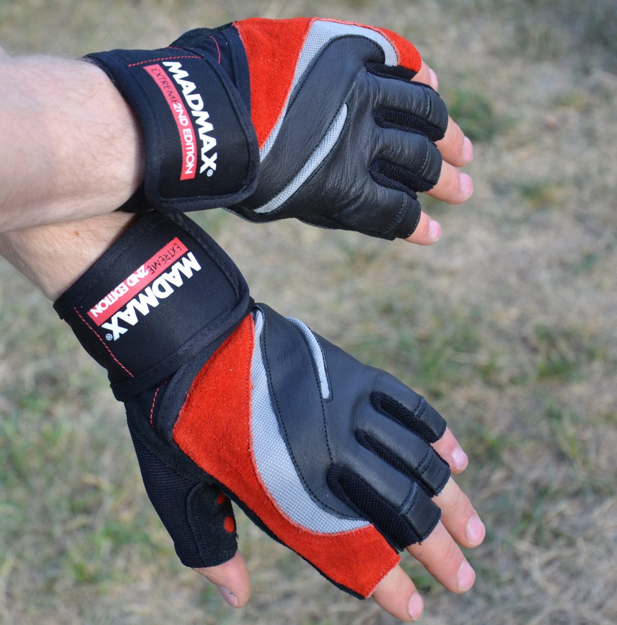 Рукавички для фітнесу MadMax MFG-568 Extreme 2nd edition Black/Red S