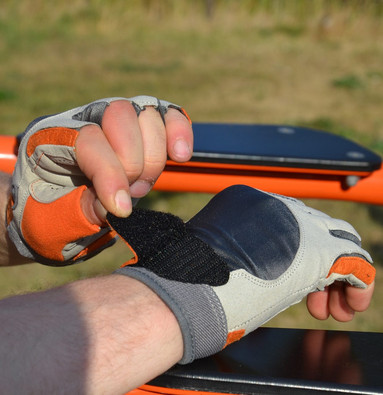 Рукавички для фітнесу MadMax MFG-850 Crazy Grey/Orange XXL