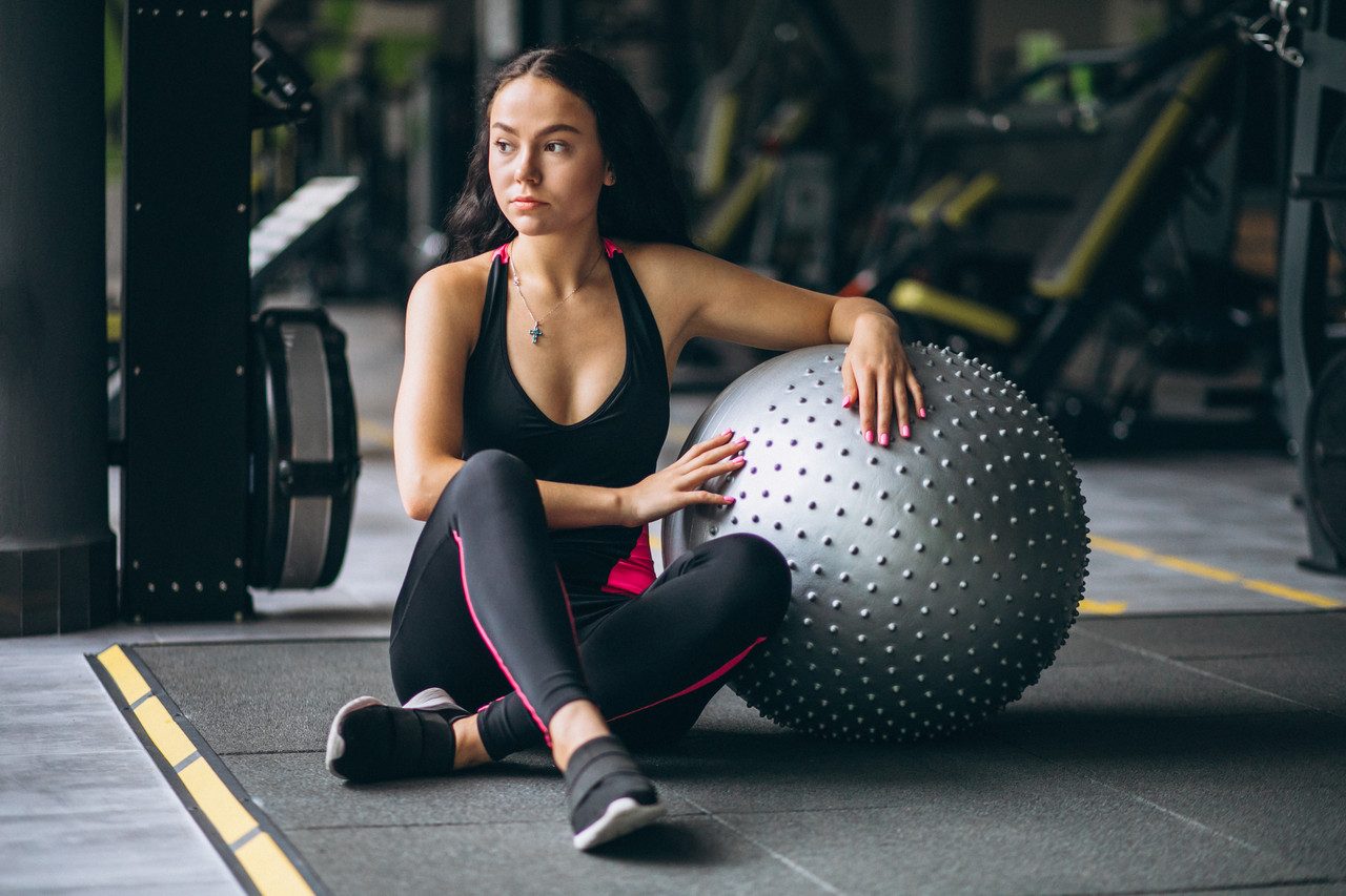 М’яч для фітнесу (фітбол) напівмасажний PowerPlay 4003 Ø65 cm Gymball Сірий + помпа