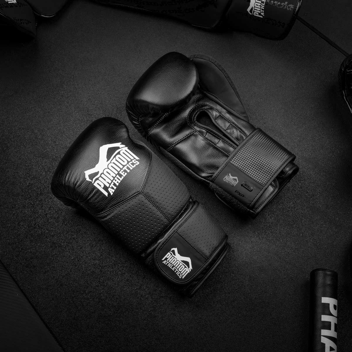 Боксерські рукавиці Phantom RIOT Pro Black 16 унцій (капа в подарунок)