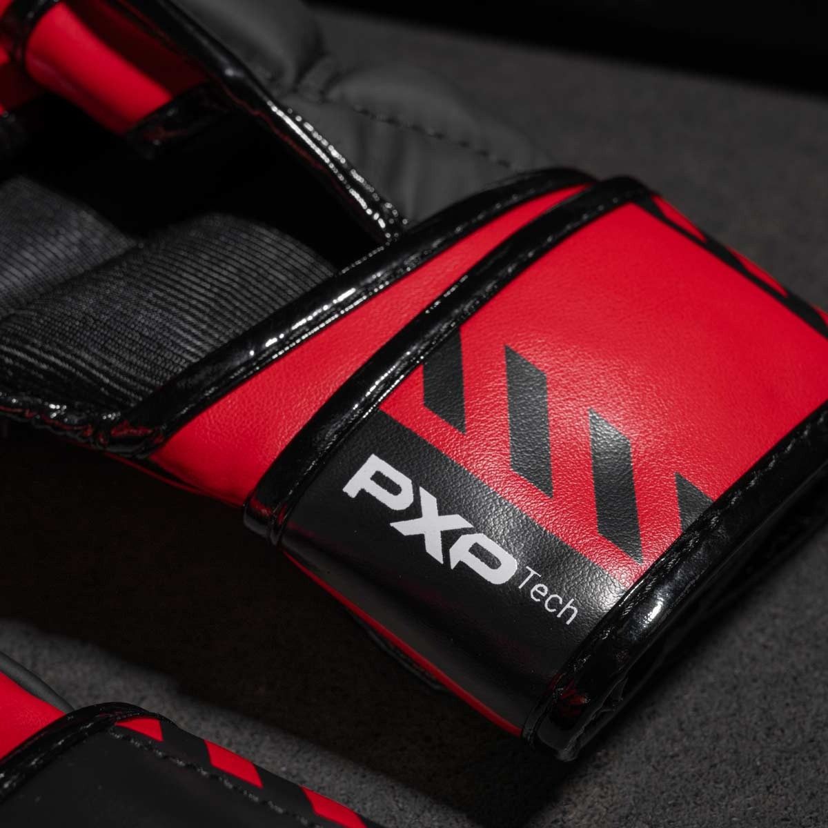 Рукавиці для ММА Phantom APEX Red L/XL