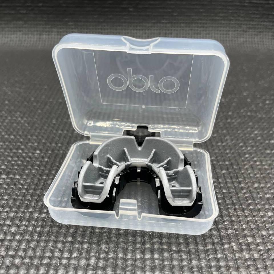 Капа OPRO Silver UFC дитяча (вік до 10) White/Silver (ufc.102515003)